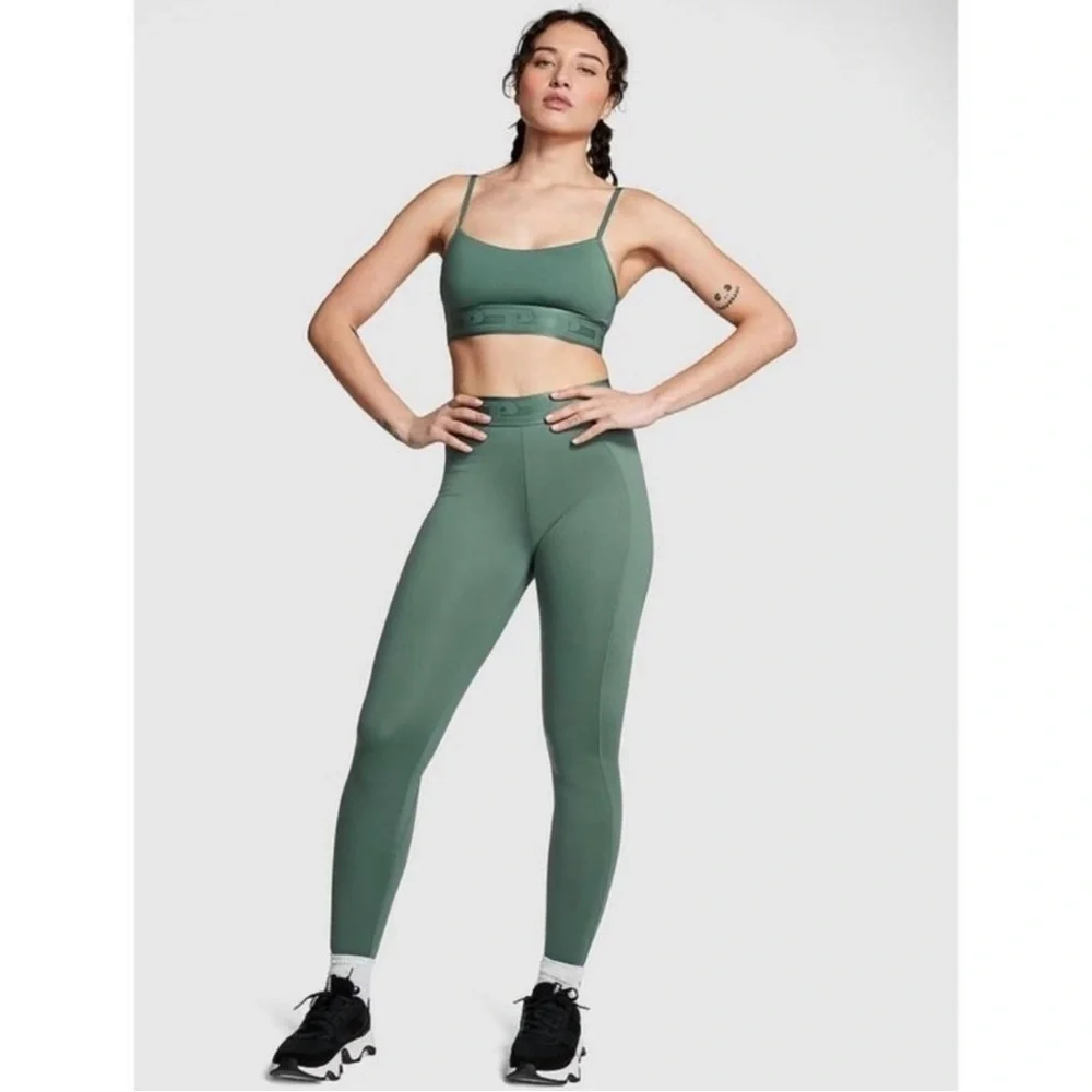 PINK Victoria's Secret Sports set in Sage - Picture 7 of 7